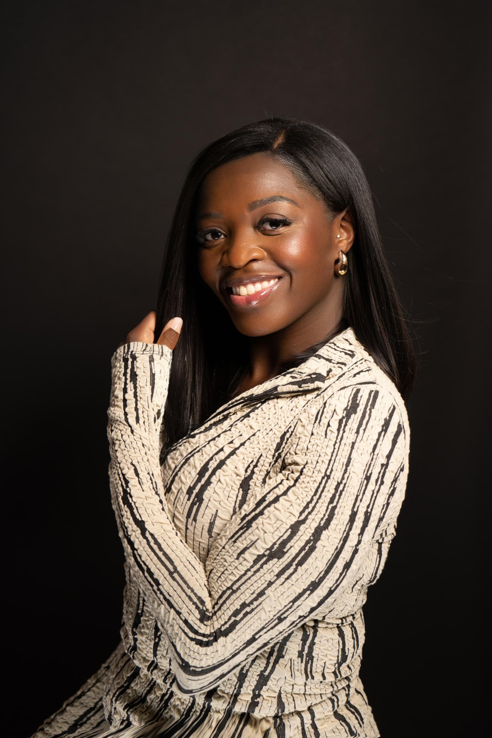Heidi Yeboah am Schreibtisch